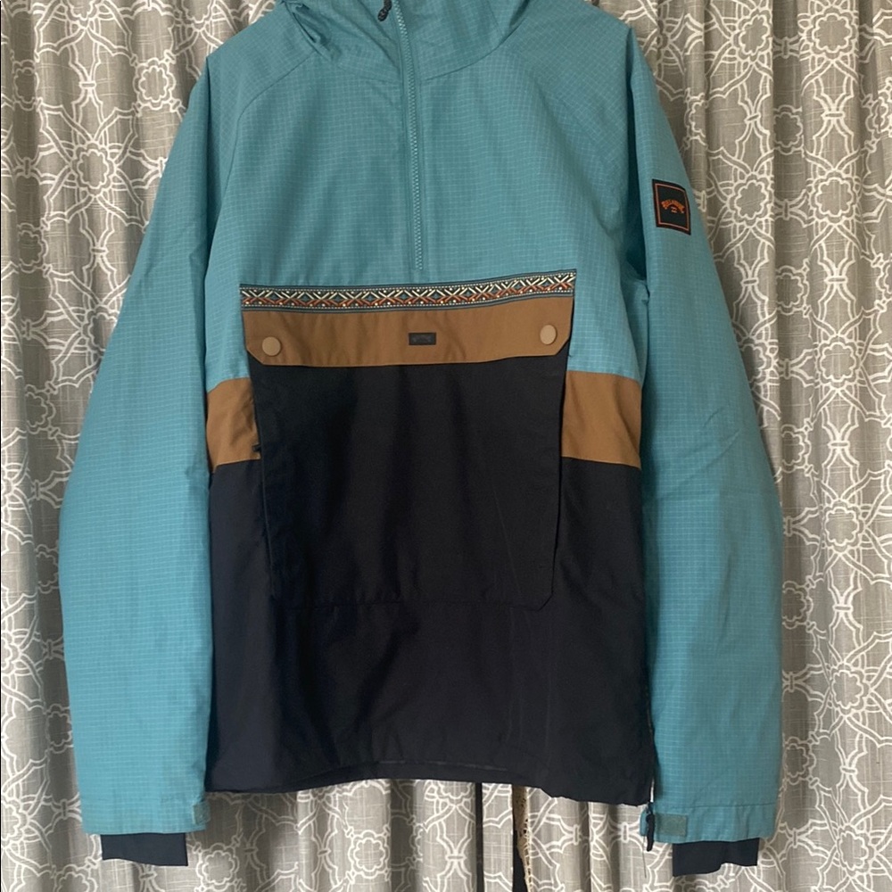 Billabong Snowboard Pullover Jacket with Water-Resistant Finish